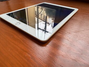 iPad 5. Generace 128GB Wi-Fi Gold (2017) - 6