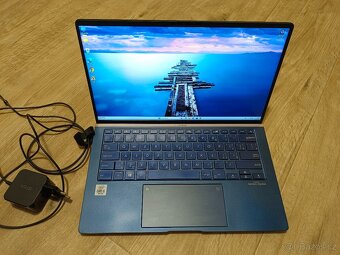 Notebook Asus Zenbook UX433, i5 4x jádro, 512GB SSD, Win11 - 6
