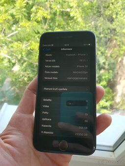 iPhone 2020 SE 256 GB + Apple Watch 3 + Příslušenství - 6