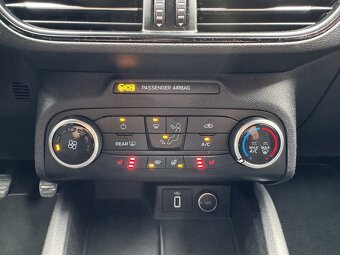 Ford Focus 1.5i Ecoboost ST-Line Full LED Navi Blis Kamera - 6