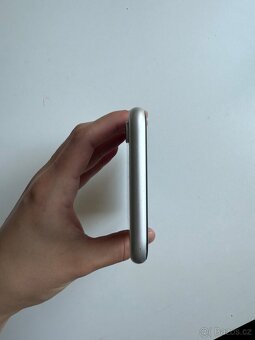 Iphone XR 64GB bílá + Airpods 2. generace - 6