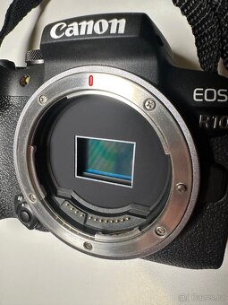 Canon EOS R10 – 2 objektivy, adaptér, brašna - 6