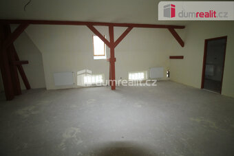 Dům vhodný k ubytování s parkovací plochou pro až 50 automob - 6