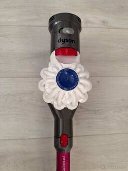 Dyson V7 - 6
