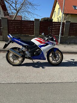 Honda CBR 125R – Červeno modro bílá edice - SLEVA - 6
