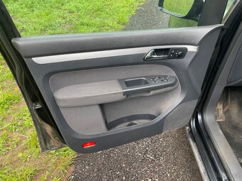 VW Touran 2.0tdi 125kw automat - 6