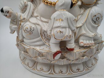 Socha smějícího se Buddhy Maitreya Dehua - 5 dětí Maitreya - 6