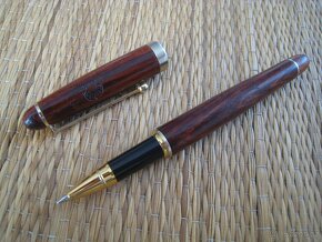 Nové kuličkové pero ze dřeva Rosewood s logem SHELL - 6