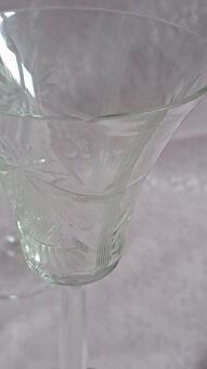 Secesní sklo karafa a sklenky - 6