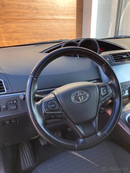 Toyota verso - 6