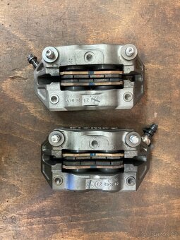 Třmeny Brembo DUCATI Monster 937 2021-2025 - 6