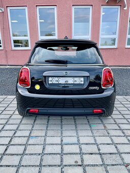 Mini Cooper SE, 135Kw, 37kWH, HUD, DPH, pěkný vůz - 6