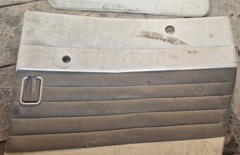 Příručka 1000 MB,teploměr,marťan VD Maják, kývací tučňák aj. - 6