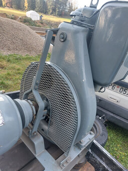 Stabilní motor zn. Farymann diesel 22 + kompresor - 6