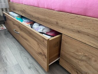 Postel s úložným prostorem - 6