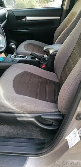 Toyota Hilux 2,4 D - 6