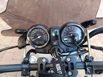 Hornet 900 - 6