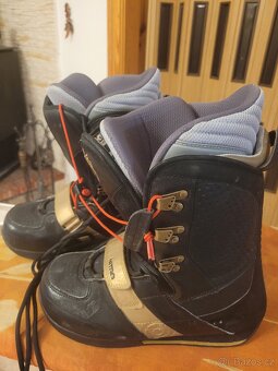 Prodám kvalitní set. Snowboard,boty a vak - 6