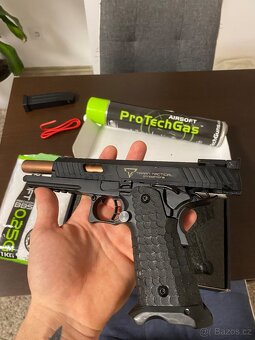 Prodám airsoft zbraň Combat Master - 6