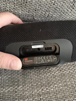 Prodám bluetooth reproduktor JBL Charge 4 černý - 6