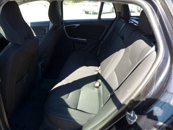 Volvo V60 1,6 D DIGI AC NAVI SERVIS 1.M - 6