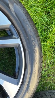 Volvo XC40 kola 245/45 R20 - 6