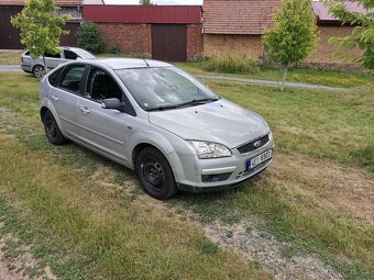 Ford Focus mk2 1.8 Ghia - 6