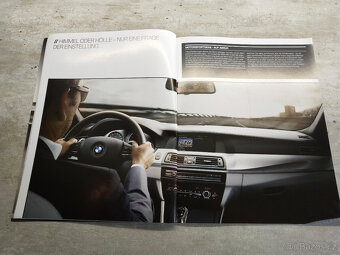 Prospekt BMW M5 F10 (2012), 46 str., motor 4,4 V8 412 kW 680 - 6