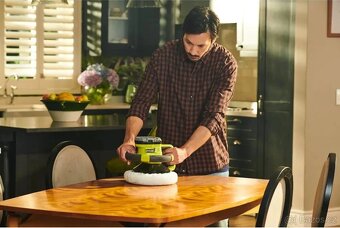 RYOBI Leštička 18V + 1.5 Ah Akumulátor - 6