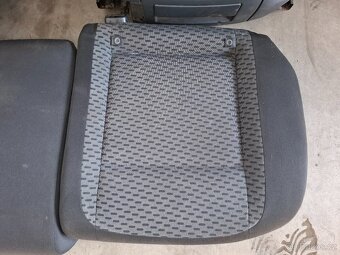 Prodám interiér - sedačky na ŠKODA FABIA 2 - 6