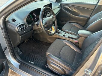 Hyundai i30, 1.6 CRDI 100kw, automat, DPH, 1.majitel, ZÁRUKA - 6