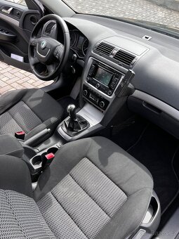 Škoda octavia 2 facelift 2.0 tdi 103 kW kombi - 6
