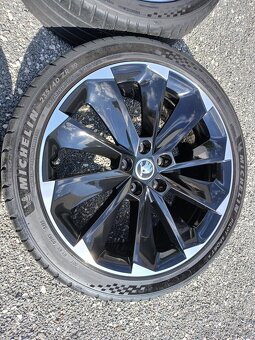 Pěkná orig alu kola Supernova, Š Superb Michelin 235/40/19 - 6