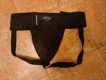 Hokejová výstroj - 6