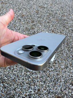 IPhone 15 pro - baterie 100% natural - 6