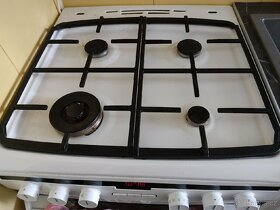 Nový Amica SPA 6110 TLW

Skleněný příklop 60cm. - 6
