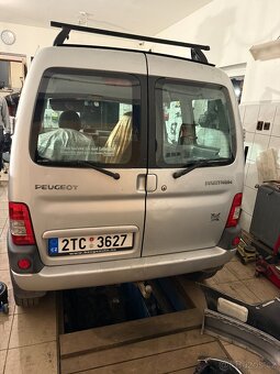 Peugeot Partner DANGEL 4X4 1.6Hdi 66KWr.v2006 Vadný motor - 6