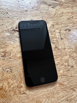 Apple iPhone SE2020 64GB Černý - 6