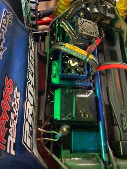 Traxxas slash ultimate 4x4 - 6