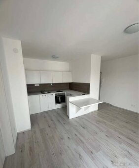 Pronájem moderního bytu 2+kk ve městě Slaný u Prahy - 6