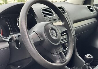 Volkswagen Golf 1.6TDi 77kw NAVI ALU odp.DPH manuál 77 kw - 6