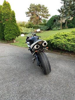 Yamaha YZF 1000 R1 - 6