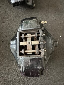 Porsche 911, 964 brzdové třmeny - 6