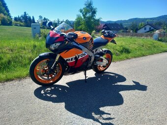 Honda CBR 1000RR REPSOL - 6