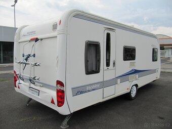 Prodám karavan Hobby 560 kmfe,,r.v.2009 + mover + markýza. - 6
