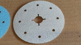 Výřezy z brusného plátna / smirku dle zadání - 6