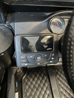 Elektrické auto mercedes 6x6 s dvěma baterii - 6