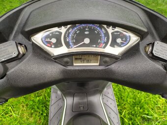 Yamaha x-max 250 - 6