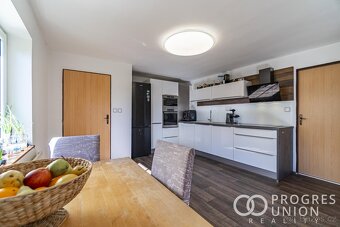 Nabízíme k prodeji luxusní dům ve Studénce - 6