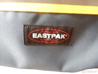 Batoh Eastpak tmavě zelený - 6